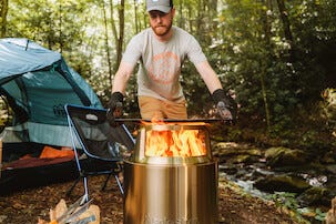 Solo Stove Bonfire Valurautainen paistolevy ja teline