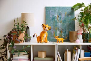 LEGO Disney Løvenes konge, Simba som ung 43247, 18 år