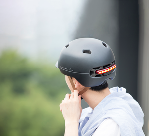 Livall C20 Commuter Smart Pyöräilykypärä, musta