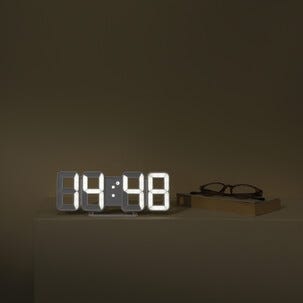 Digital väckarklocka med vitt ljus, USB