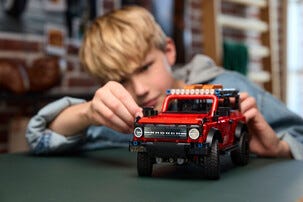 LEGO Technic Ford Bronco SUV 42213