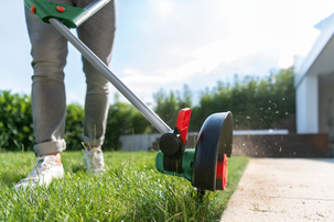 Bosch grästrimmer UniversalGrassCut 18V-26, batteridriven