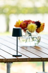 Konstsmide Vence Ladattava pöytävalaisin, USB