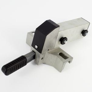 Fäste till klyvanhåll