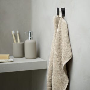 Enkel selvheftende baderomskrok, svart