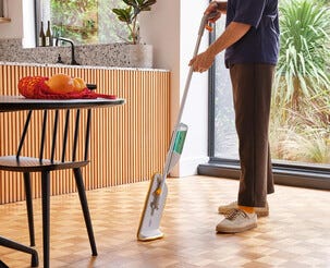 Joseph Joseph CleanTech 2-i-1 spraymopp, 145 cm