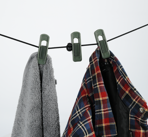 Tvättlina camping, med 12 klädnypor och karbinhake