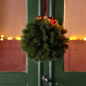 Julekule i granris, 30 cm