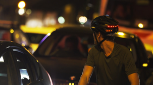 Smart cykelhjälm Livall BH60SE