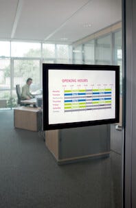 Itsekiinnittyvä magneettikehys