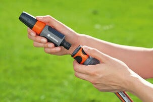 Gardena System grunnsett med sprøytemunnstykke og koblinger