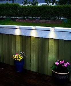 Aurinkokennovalaisin kaiteeseen ja aitaan, 3 kpl