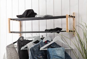 Laajennettava hattuhylly puu/metalli