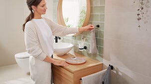 Tesa Moon Black handdukskrok självhäftande, svart