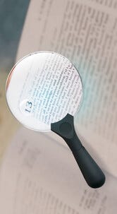 Förstoringsglas med lampa, 2x och 4,5x förstoring