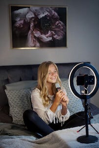 Cre8tor Video Kit -studiolaitteet vloggaamiseen