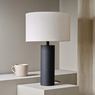 Northlight Edvin Large bordlampe med linskjerm, 48,5 cm