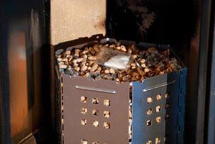 Pelletskorg för eldning