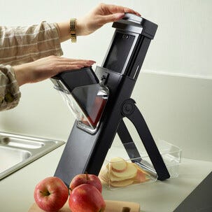 Mandoliini keittiöön, käsikäyttöinen vihannesleikkuri