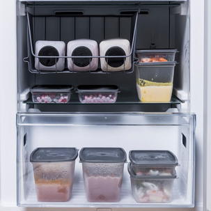 Boks i plast med lokk, for fryser og mikro.