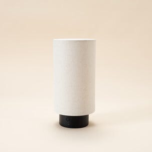 Filip oppladbar liten bordlampe i tre, Northlight