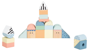 Leketog med klosser i tre, fra 18 måneder