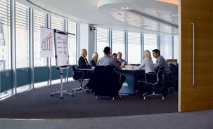 Lehtiötauluteline Nobo Piranha