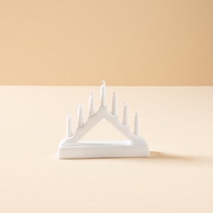 Paristokäyttöinen kynttelikkö autoon RGB