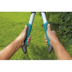 Teleskopisk grensax med sidoskär, Gardena Comfort 650BT