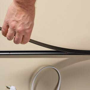 Selvklebende kabelkanal, svart, 2 meter