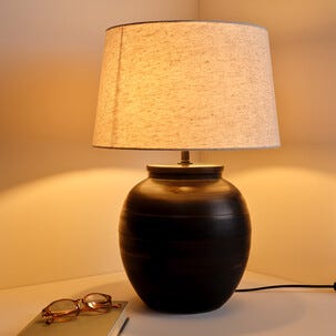 Northlight Elvira bordslampa med keramikfot, 52,5 cm