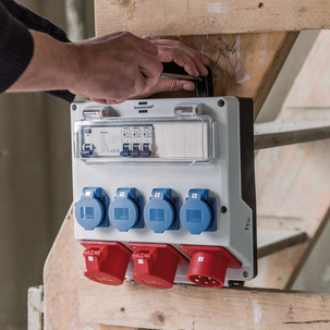 Brennenstuhl byggstrømsentral med jordfeilbryter, bærbar, IP44