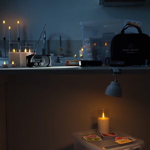 Exibel Dynamoradio aurinkokennolla ja varavirtalähteellä