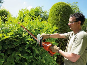 Häcksax och grästrimmer B&D 18 V kit