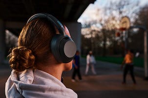 Sony ULT Wear trådlösa over ear hörlurar ANC
