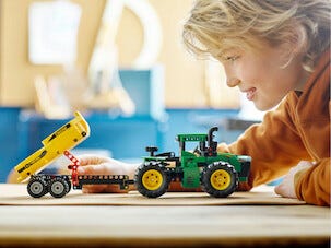 LEGO Technic John Deere 9620R terrängtraktor 42136, från 8 år