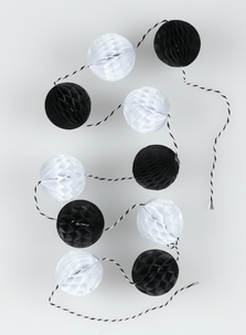 Pappersdekoration girlang