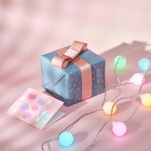 Batteridrevet LED-lyslenke med fargede kuler, timer, 4,8 m