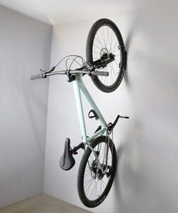 Pyöräteline seinään, koukku renkaalle