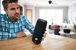 JBL Link 20, høyttaler med stemmeassistent