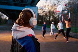 Sony ULT Wear trådlösa over ear hörlurar ANC