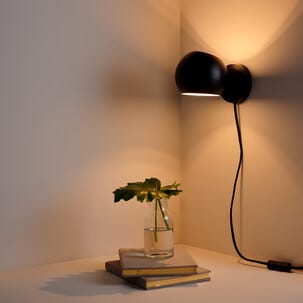 Northlight Isak svart vägglampa, inomhus