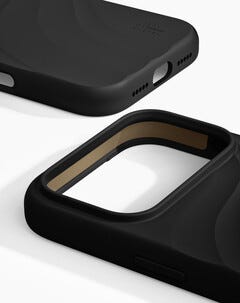 Ideal of Sweden Soft Swirl iPhone 18 Pro / iPhone 17 Pro Suojakuori, musta