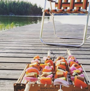 Engangsgrill av kartong og bambus, med briketter