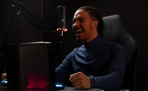 JBL Quantum Stream USB mikrofon med RGB-belysning och stativ