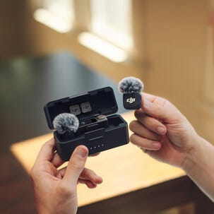 DJI Mic 3 trådlöst mikrofonsystem (2 TX + 1 RX + Charging Case)