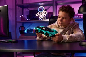 LEGO Technic Aston Martin Valkyrie 42208, fra 9 år