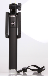 Selfiekeppi, jossa kaukolaukaisin