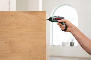 Bosch IXO 7 liten skruvdragare med 10 bits, laddbar