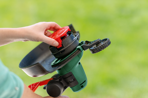 Bosch grästrimmer UniversalGrassCut 18V-26, batteridriven
